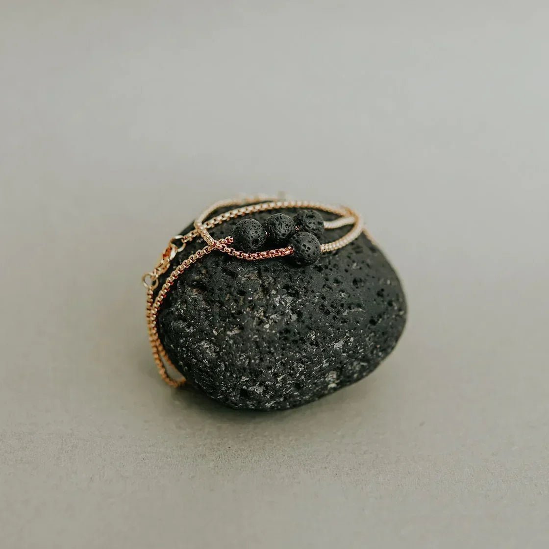 Black Lava Diffuser Jewelry Set – Handcrafted Aromatherapy Necklace & Bracelet (Unisex) - Domus formosa