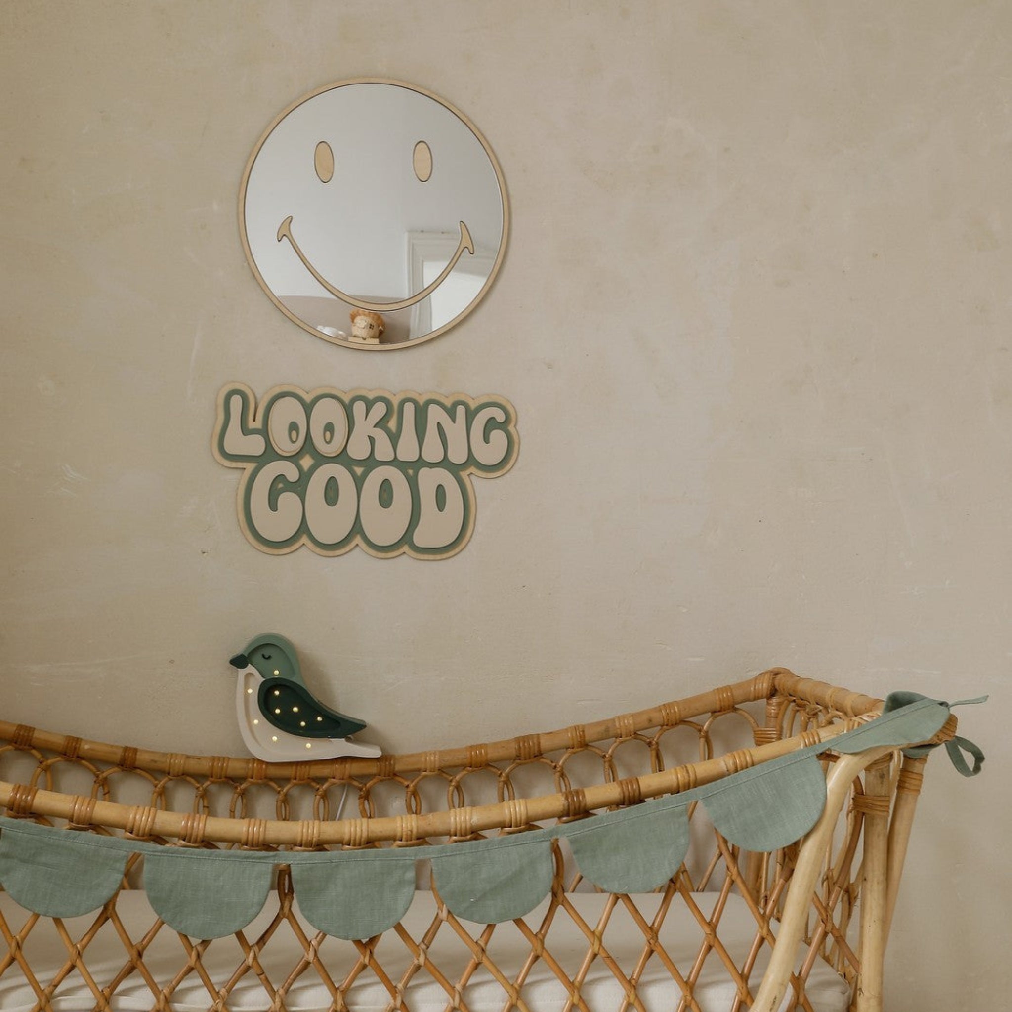 Kids Room Emoji Mirror – Child-Friendly Acrylic & Wood